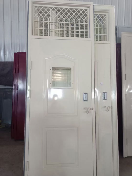 民勤学校教室门